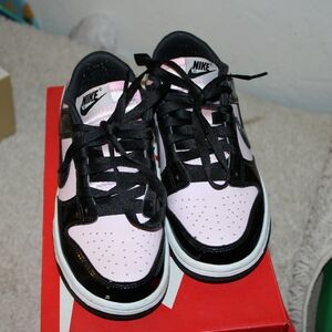 Nike Women's Sneakers - Black and Pink